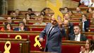 Torrent suspende el pleno del Parlament por la retirada de un lazo amarillo