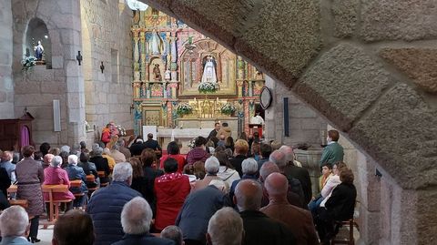 Restauración del retablo de la iglesia de Santa María de Macendo en Castrelo de Miño