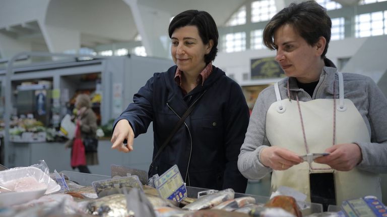 El pescado fresco envasado es hasta un 30 % más caro que el entero, dice la OCU