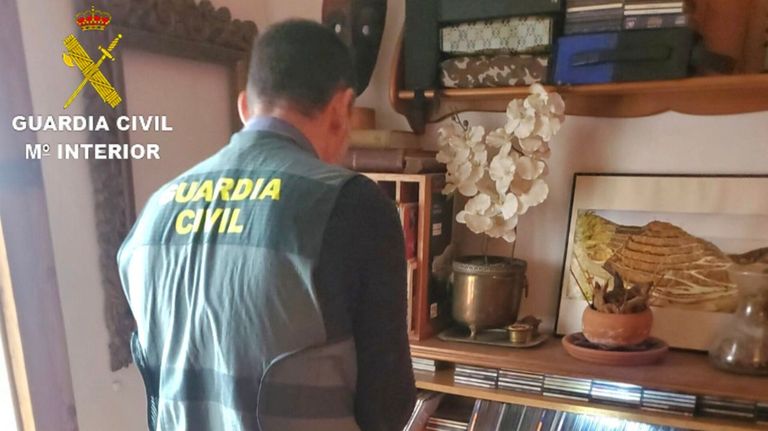 Cae una red que estafó 140.000 euros a una empresa de A Louriña con un falso mensaje bancario