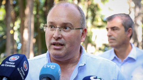 El vicesecretario de organizacin del PP, Miguel Tellado, atendiendo a la prensa en un acto de su partido en Canarias.