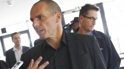 El ministro de finanzas griego, Yanis Varoufakis, a su llegada a la reunin con los responsables del BCE.