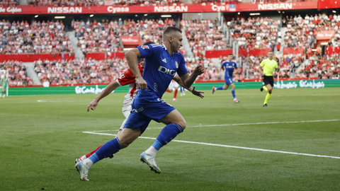 Derbi asturiano entre el Real Sporting de Gijon y el Real Oviedo en El Molin�n