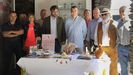 Autoridades y responsables de los productos lucenses en la presentación del puesto en La Vuelta
