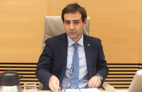 El vicepresidente ejecutivo de Prosperidad y Estrategia Industrial de la Comisi�n Europea, St�phane S�journ�, comparece ante la Comisi�n Mixta para la Uni�n Europea, en el Congreso de los Diputados, a 2 de octubre de 2025, en Madrid (Espa�a)