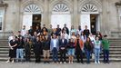 Gran parte de los 45 alumnos que se irn de Erasmus fueron recibidos este martes en la Diputacin de Pontevedra por su el presidente, Luis Lpez, y el vicepresidente Rafa Domnguez