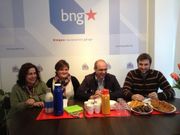 Cristina L�pez, Estefan�a Busto, Francisco Jorquera y Henrique del R�o hoy en la sede del BNG de Betanzos