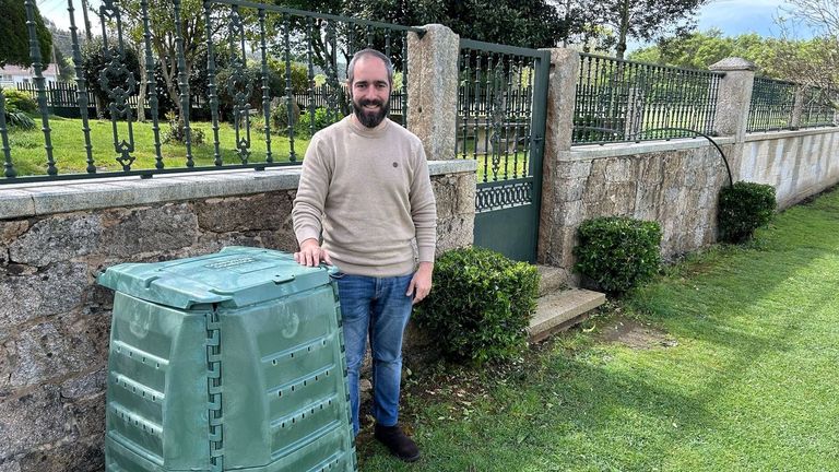 En los últimos meses, el Concello de Rianxo repartió más de 180 composteros domésticos.