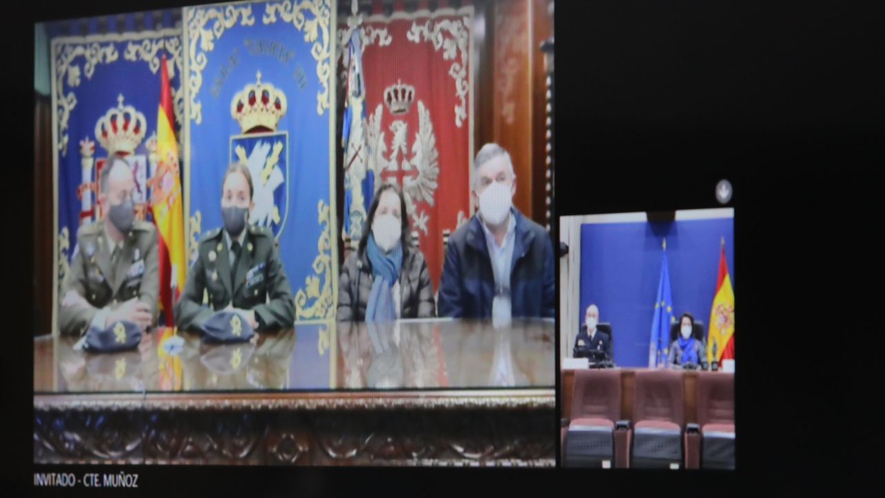 La comandante médico María Dolores Muñoz, de la Brilat, premio Soldado