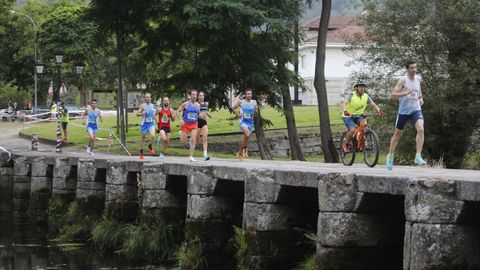 Ambiente de gala en la Carreira Popular de Leiro.La decana del calendario ourensano volvió a brindar su espectáculo