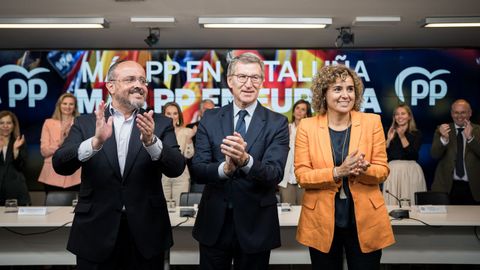 Alejandro Fernndez, Feijoo y la candidata del PP a las elecciones europeas, Dolores Monserrat, en la reunin del comit ejecutivo nacional del PP