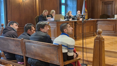 Los acusados durante el juicio celebrado en la Audiencia de Pontevedra.