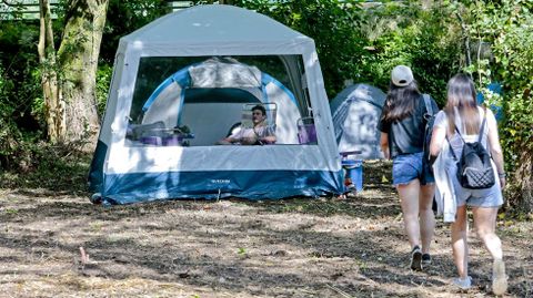 Festival Portamerica. Zona de acampada en la carballeira de Caldas