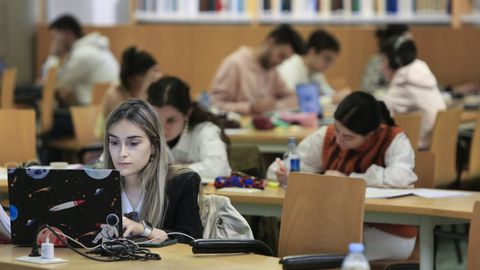 Imagen de archivo de la biblioteca intercentros del Campus de Lugo, en los das previos a selectividad del 2022