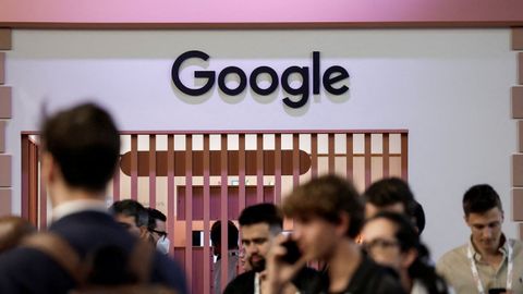 El logotipo de Google en una exhibición tecnológica en París