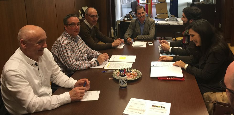 La comisi�n de seguimiento del convenio de Ponte Ribeira se reuni� en la sede de la CHMS en Ourense. 