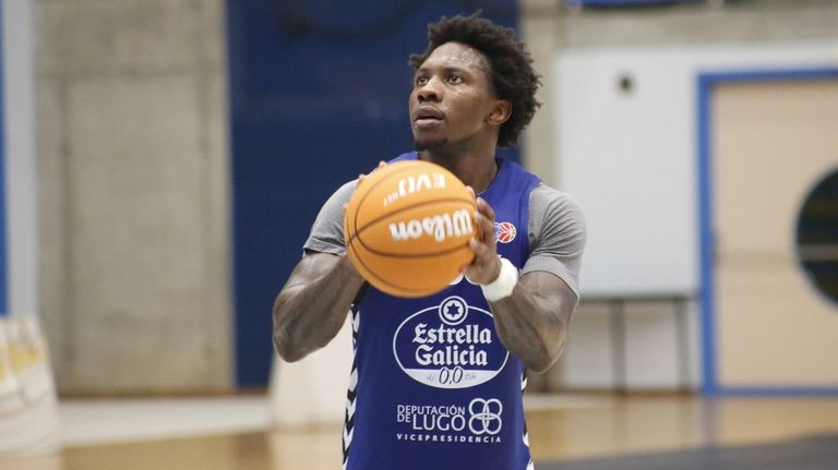 Jordan Walker ya entrenó y destacó «la oportunidad de jugar a nivel alto»