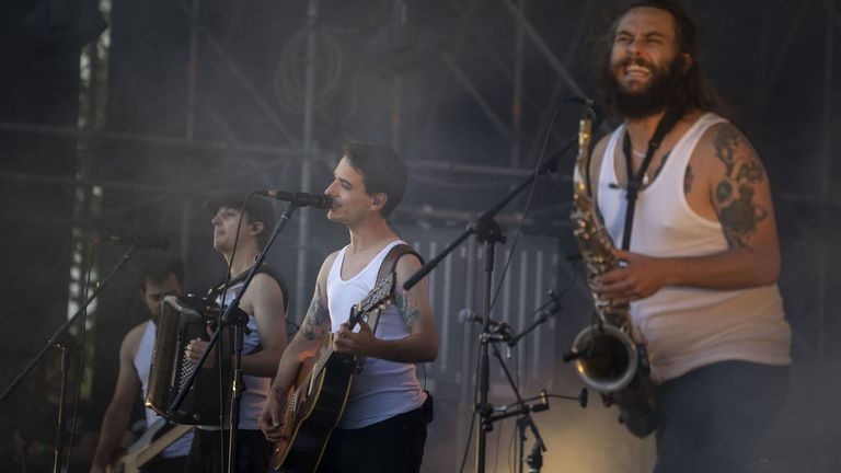 Primeras confirmaciones del SonRías Baixas 2026: La M.O.D.A., La Pegatina y Hoonine