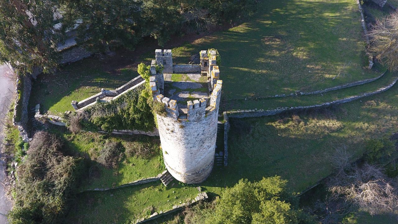 Sitios para visitar en A Maria, adems de As Catedrais y O Fucio do Porco.Fortalea de Sarria.