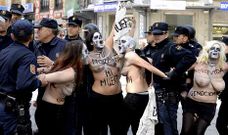 Activistas de Femen intentaron boicotear la manifestacin.
