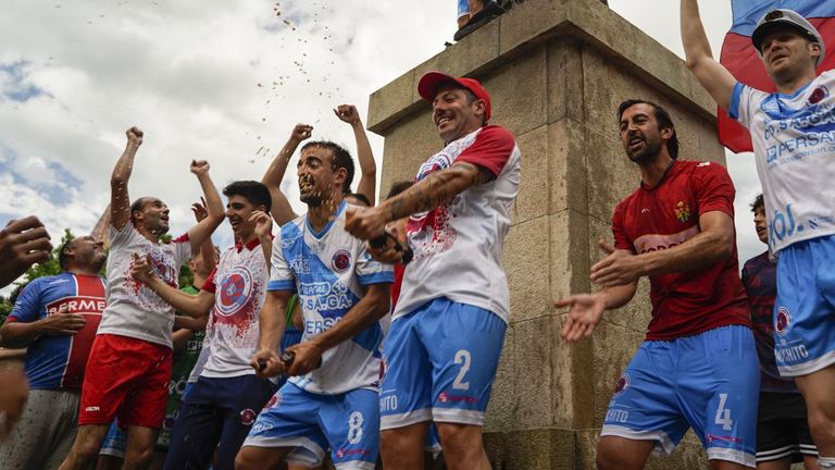 El éxito de la UD Ourense también llevó el recuerdo a la cultura gallega