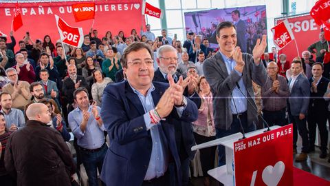 Con Pedro Sánchez y Rodríguez Ibarra en la última campaña de las autonómicas