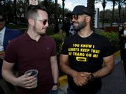 Enrique Tarrio (derecha) estuvo en la reaparicin pblica de Trump, a principios de marzo, en la conferencia conservadora de Orlando