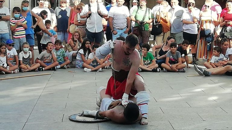 La plaza Mayor de Xinzo acogió las luchas de gladiadores