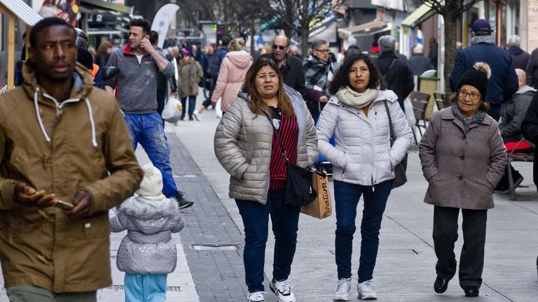 Galicia consolida su crecimiento de población gracias a los extranjeros y gana 20.000 residentes en año y medio