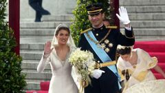 El príncipe Felipe y Letizia Ortiz Rocasolano se casaron el 22 de mayo del 2004 en la catedral de la Almudena de Madrid