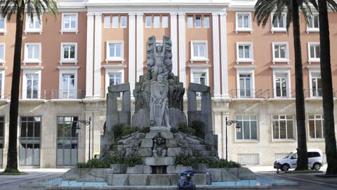 Monumento a Curros en los jardines de Méndez Núñez