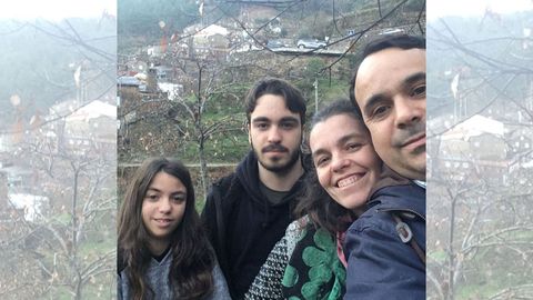 Pedro Guilherme y su familia, en una imagen reciente