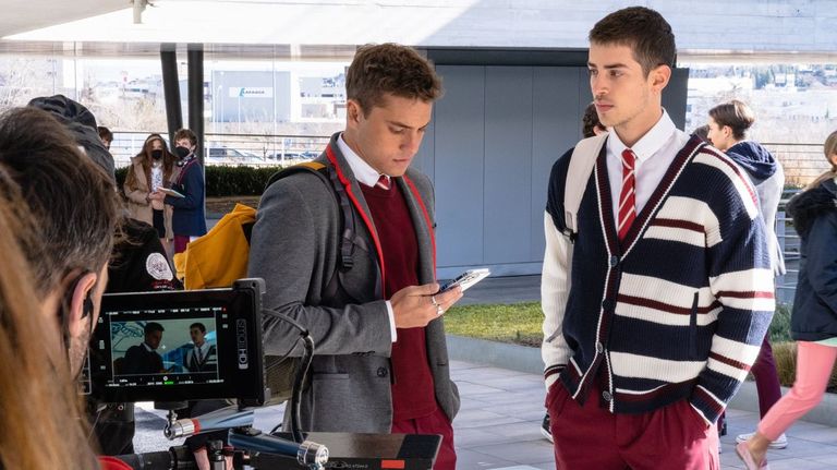 Iván (André Lamoglia) y Patrick (Manu Ríos) durante el rodaje de la serie.