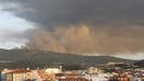 Humo provocado por el incendio de A Fracha este pasado viernes, que era visible desde toda la ría de Pontevedra 