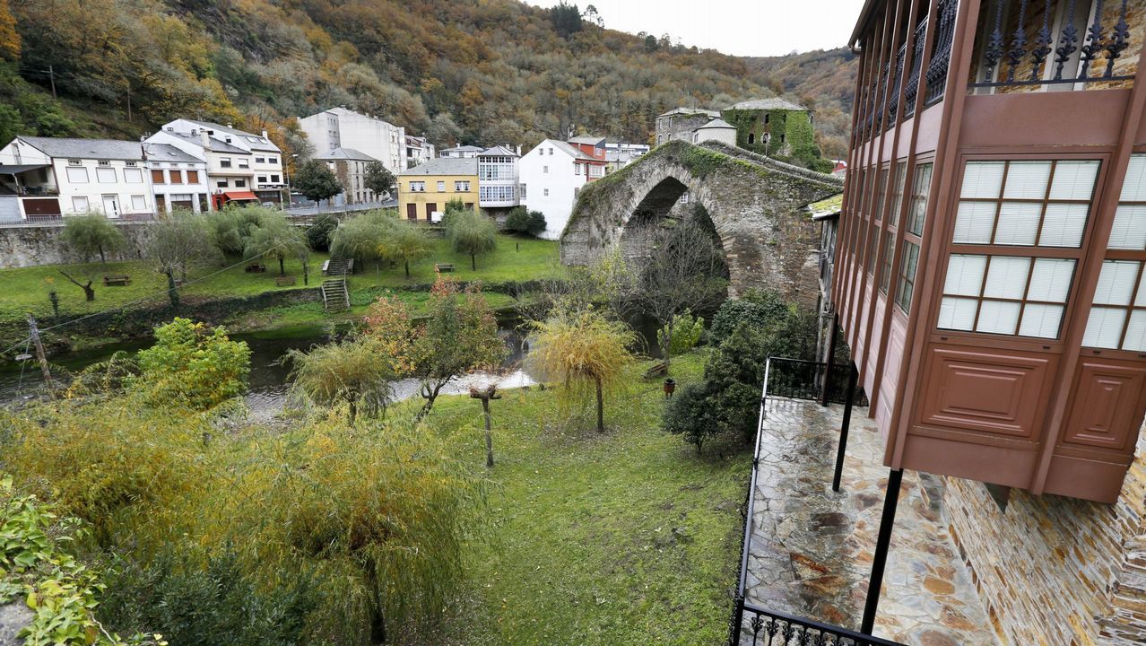 Ola de calor en Lugo ba�istas en el r�o Mi�o