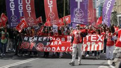 Manifestación de las dependientas de Inditex por el centro de A Coruña