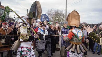 Recuperada tradición de O Reinado en el entroido de Maceda.