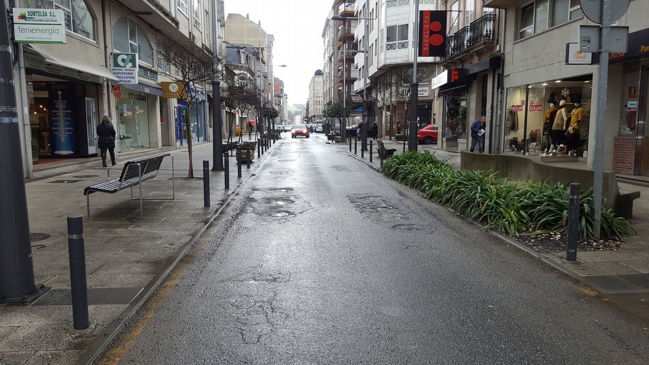 Jos� Camilo L�pez nunha exposici�n de fotograf�a de natureza que presentou anteriormente en B�veda