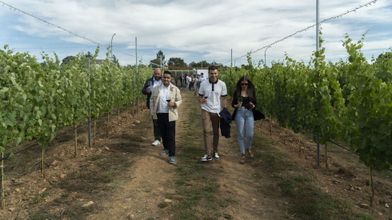 Fiesta en la rectoral de Vilamaior de Crego e Monaguillo