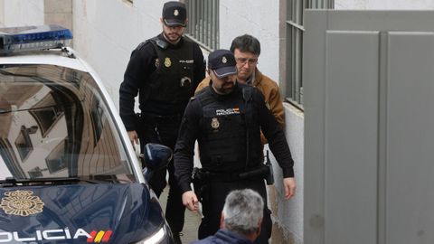 Jose Luis Abet asesino confeso del triple crimen de Valga entra a la Audiencia Provincial el segundo día de juicio