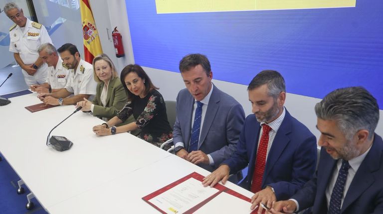 Margarita Robles, sobre la posibilidad de que Navantia Ferrol construya un nuevo portaviones para la Armada: «No descarto nada»
