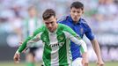Thiago Fern�ndez persigue a Lo Celso durante el Betis-Oviedo