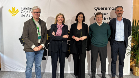 La Fundaci�n Caja Rural de Asturias e Industrias L�cteas Monteverde presentaron el pasado lunes el proyecto �Ra�ces con Futuro: Vivienda y Trabajo Rural�, una iniciativa que trata de hacer frente a la despoblaci�n rural