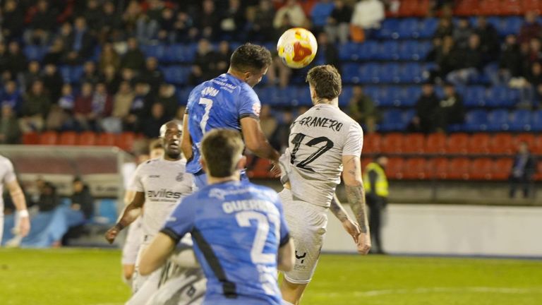 El Ourense CF remonta y reafirma su carácter frente al Avilés Industrial (2-1)