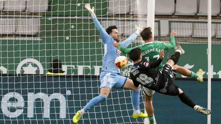 Miquel Parera lo jugó todo en el Racing de Ferrol