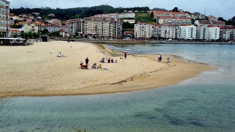 La playa de Santa Marta de Baiona pierde su chiringuito este verano