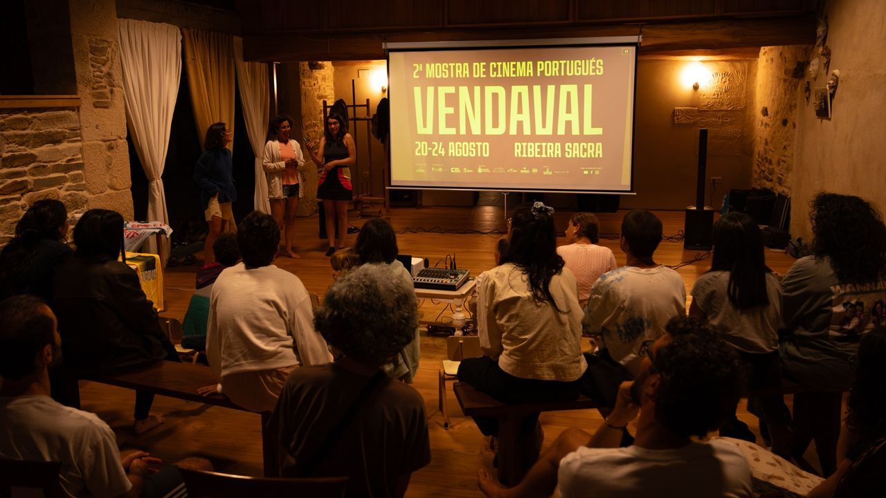 Presentaci�n dunha das actividades da segunda edici�n do festival Vendaval na localidade de Man�n, en Sarria
