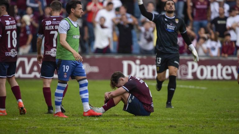 El injusto final de una temporada del Pontevedra marcada por los obstáculos