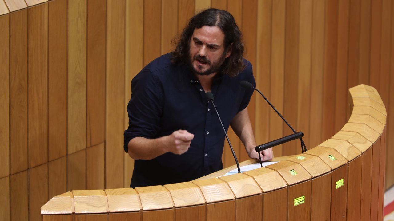 Las v&iacute;ctimas del Alvia recriminan a Pablo Iglesias su silencio sobre sus demandas ahora que est&aacute; en el Gobierno.Ant&oacute;n S&aacute;nchez, en un imagen de archivo cuando era portavoz del Grupo Com&uacute;n da Esquerda