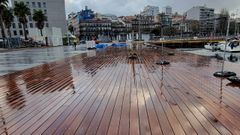 Estado en el que se encuentra ahora, ya reparado, el paseo que se hundi en el puerto de Vigo en el 2018.